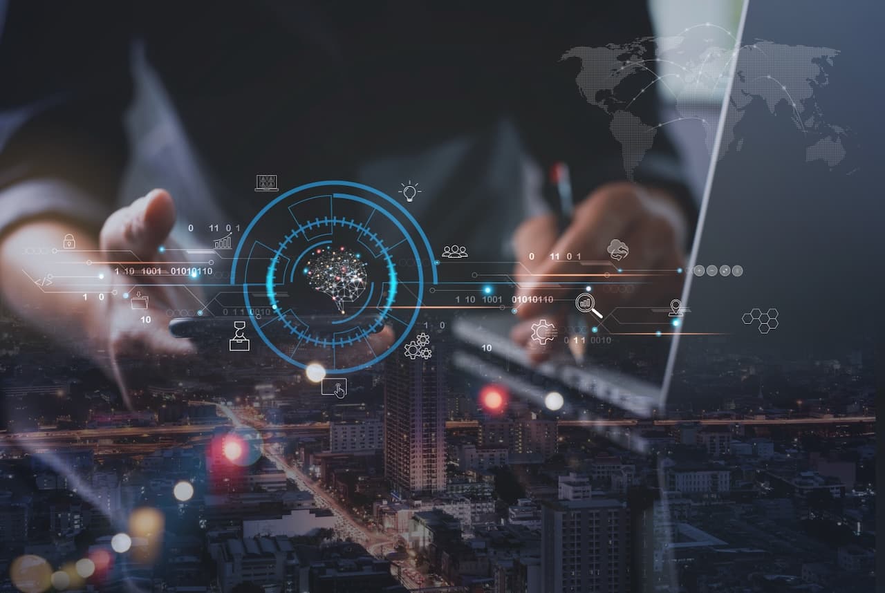 Interfaz de inteligencia artificial con gráficos digitales sobre una ciudad, resaltando cómo los procesos de Del Bravo mejoran el control de inventario